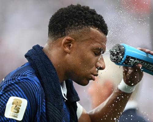 Satu dari Lima Pertandingan Piala Dunia Terpapar Suhu Ekstrem