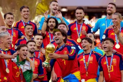 Spanyol Raih Trofi Piala Dunia setelah Kemenangan Dramatis atas Argentina