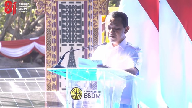 Bahlil Kirim 48 Genset ke Puskesmas di NTT