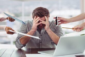 Burnout Picu Perilaku Impulsif di Media Sosial, Menurut Psikolog