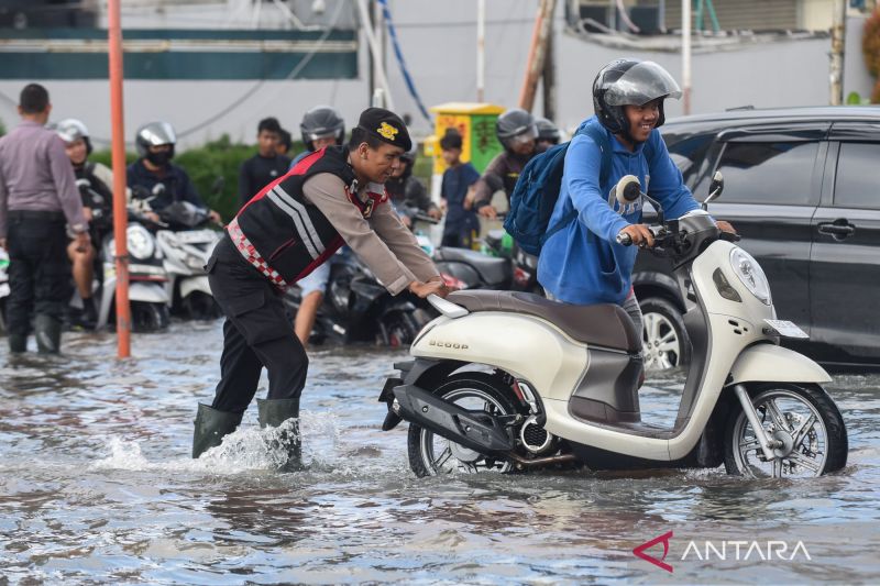 Dari PLTS di Bali hingga Insiden Penerbangan: Rangkuman Berita Nasional 25 Agustus 2026
