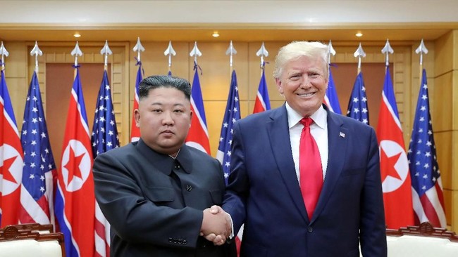 Donald Trump Berupaya Bertemu Kim Jong Un, Pyongyang Ajukan Syarat Berat