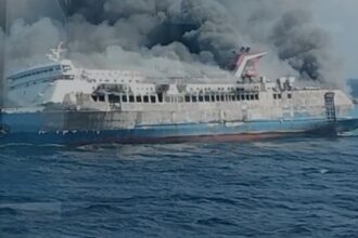 Kebakaran KM Mutiara Sentosa II di Rute Surabaya-Makassar