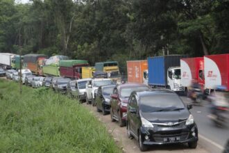 Macet Panjang Dua Pekan di Jalintim Sumatra