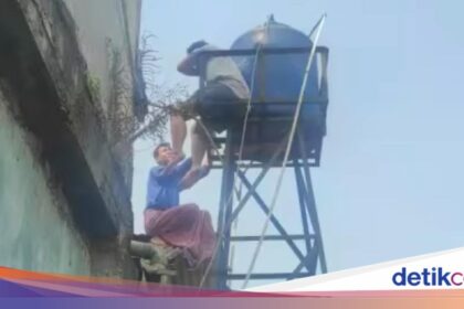 Mahasiswa KKN di Tangerang Tersetrum Saat Menguras Toren