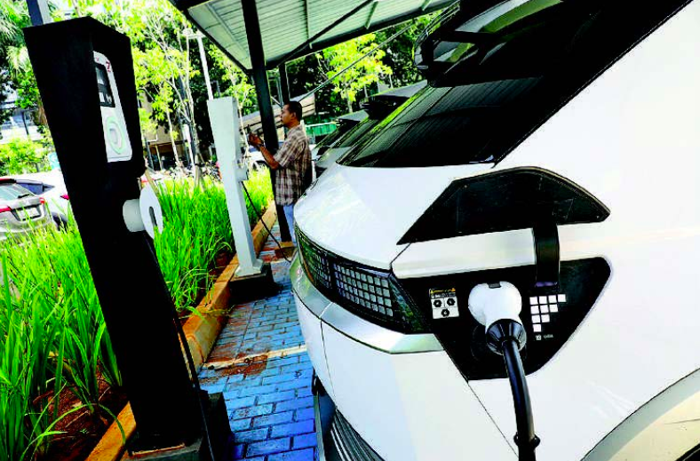 Pemerintah Targetkan Produksi Mobil Listrik di Subang pada 2028