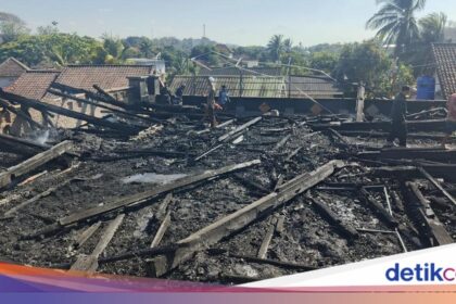 Pemprov NTB Rekonstruksi 129 Rumah Desa Adat Sade Usai Kebakaran