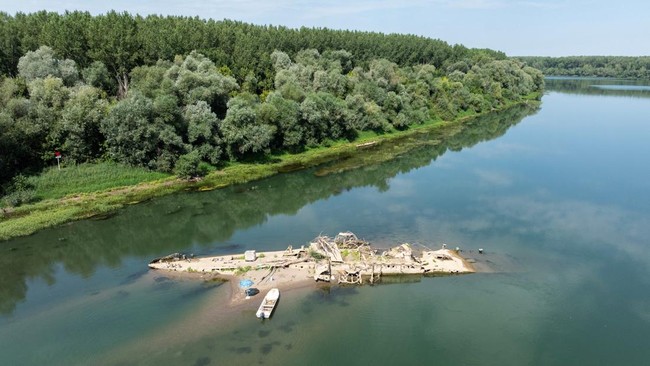 Penampakan Bangkai Kapal Perang Dunia II di Sungai Sava Serbia