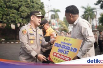 Polres Bogor Bersama Mahasiswa NTT Salurkan Bantuan Rp 100 Juta