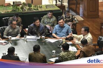 Prabowo Bahas Perekrutan Warga Dayak dalam Rapat Karhutla dengan TNI