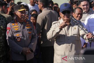Prabowo Pastikan Bantuan Gempa NTT Terus Dikirim Pemerintah