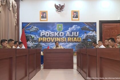 Prabowo Pimpin Rapat Penanganan Karhutla di Pekanbaru