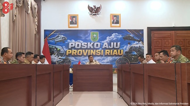 Prabowo Pimpin Rapat Penanganan Karhutla di Pekanbaru