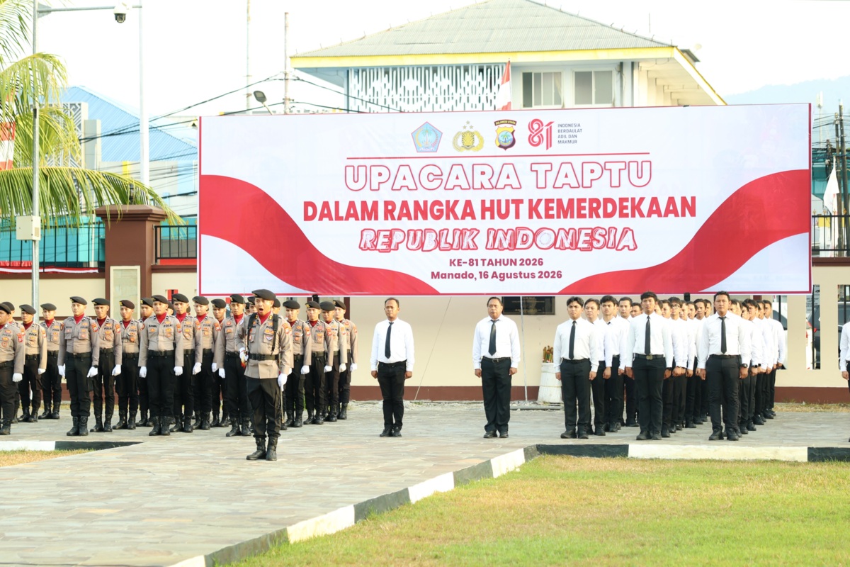 FOTO: Gubernur Sulut dan Polda lepas pawai TAPTU semarak HUT ke-81 RI