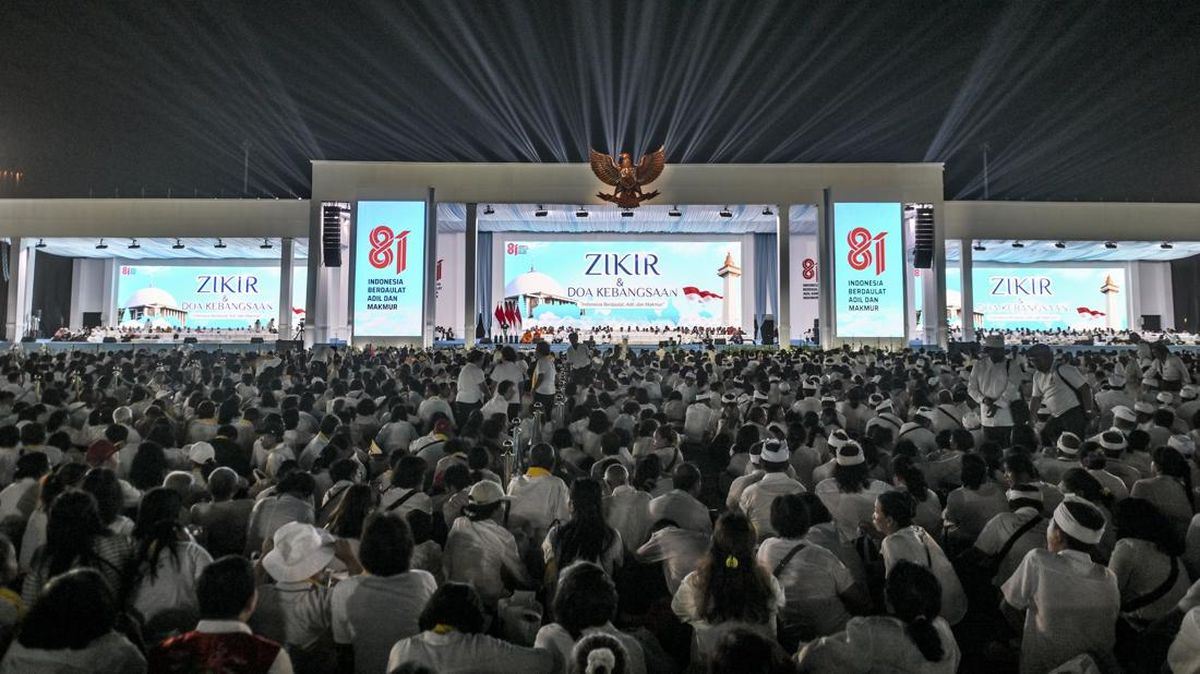 Ribuan Warga Ikuti Zikir dan Doa Kebangsaan di Monas
