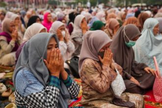 Sumatera Selatan Gelar Salat Istisqa di Tengah Kebakaran Hutan