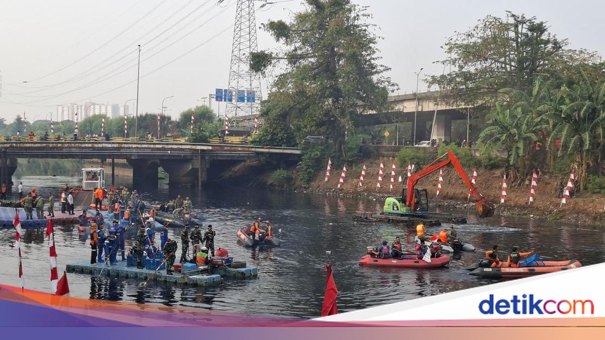 TNI-Polri dan Pemprov DKI Bersihkan Kalijodo Sambut HUT ke-81 RI