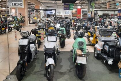 Transmart Gelar Penjualan Sepeda Listrik dengan Diskon Besar