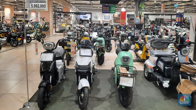 Transmart Gelar Penjualan Sepeda Listrik dengan Diskon Besar