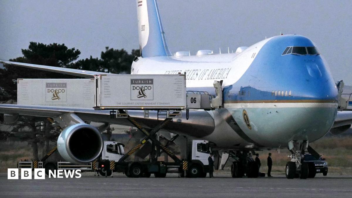 Trump Sembunyikan Diri dalam Truk Katering untuk Ganti Pesawat Akibat Ancaman Iran