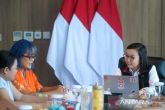 Wamen Ekraf Mendukung Perluasan Fesyen Wastra ke Pasar Regional