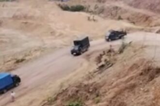 Warga Minta Pemerintah Responsif Perbaiki Jalan Jalinsum Simaninggir