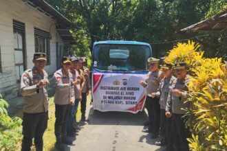 Polres Sitaro Salurkan Air Bersih ke Dua Desa Terdampak Kemarau di Siau Barat Utara