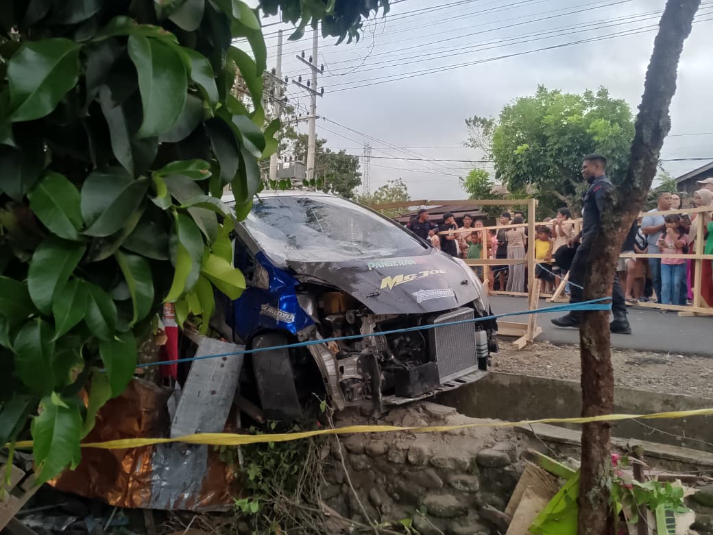 Keluarga korban anak terluka dalam insiden Drag Race di Kotamobagu, tuntut tanggung jawab panitia 8 Keluarga korban anak terluka dalam insiden Drag Race di Kotamobagu, tuntut tanggung jawab panitia