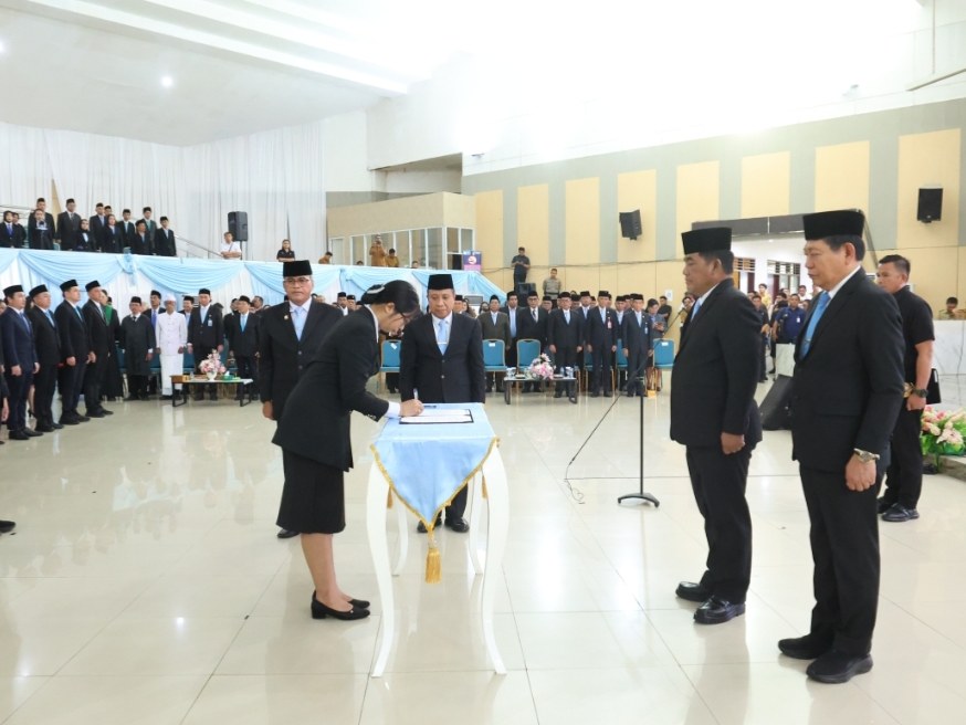 Gubernur Yulius Selvanus lantik pejabat fungsional Pemprov Sulut: Tekankan integritas dan kinerja berorientasi hasil
