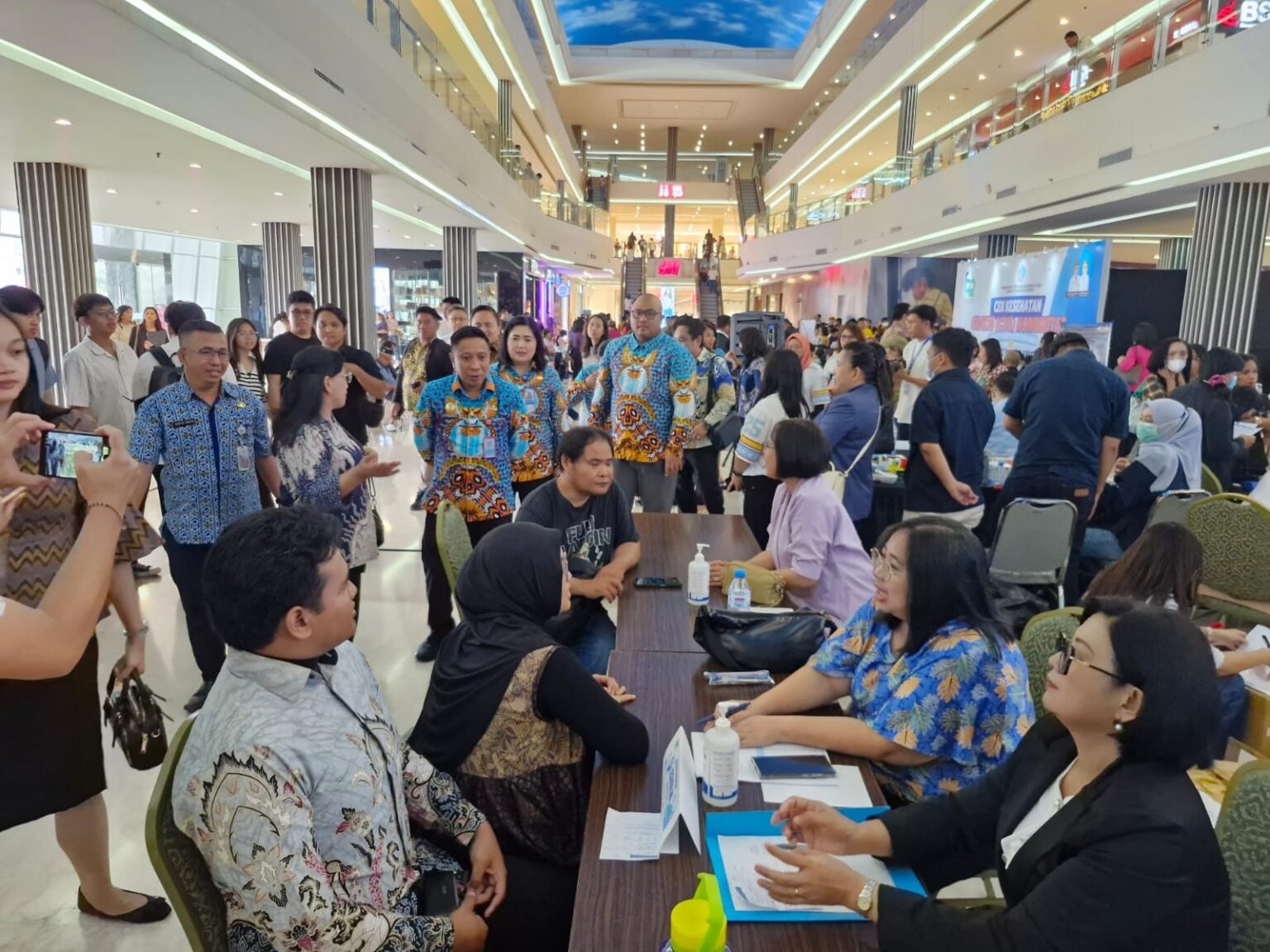 Perkuat kualitas SDM, Pemprov Sulut gelar konsultasi dokter spesialis gratis di pusat perbelanjaan