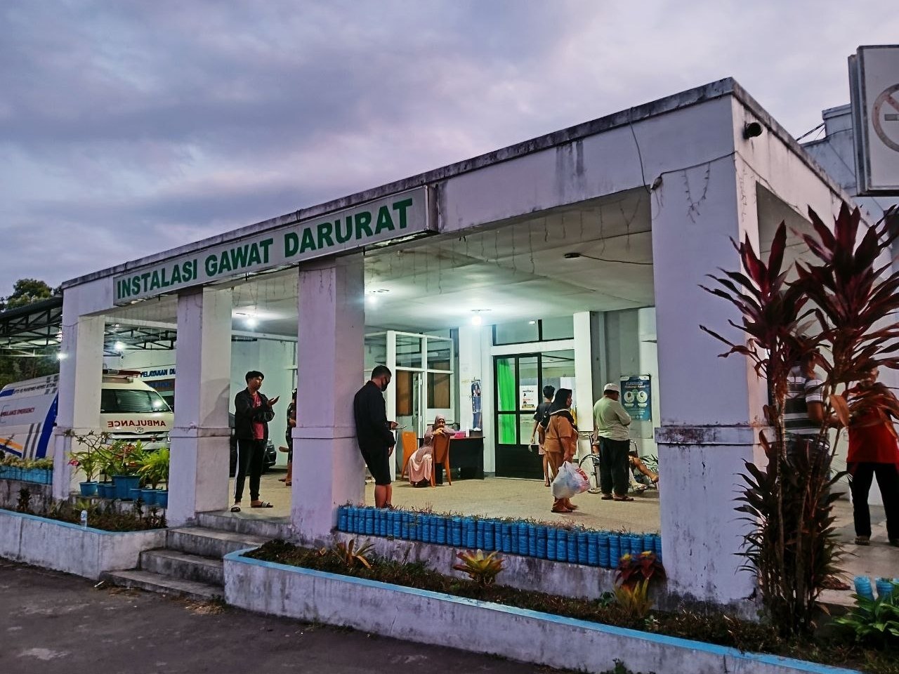 Dua pemuda di Bitung ditikam usai mandi kolam