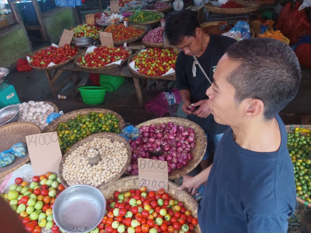 Harga cabai rawit meroket: penjual rempah-rempah di Bitung menjerit