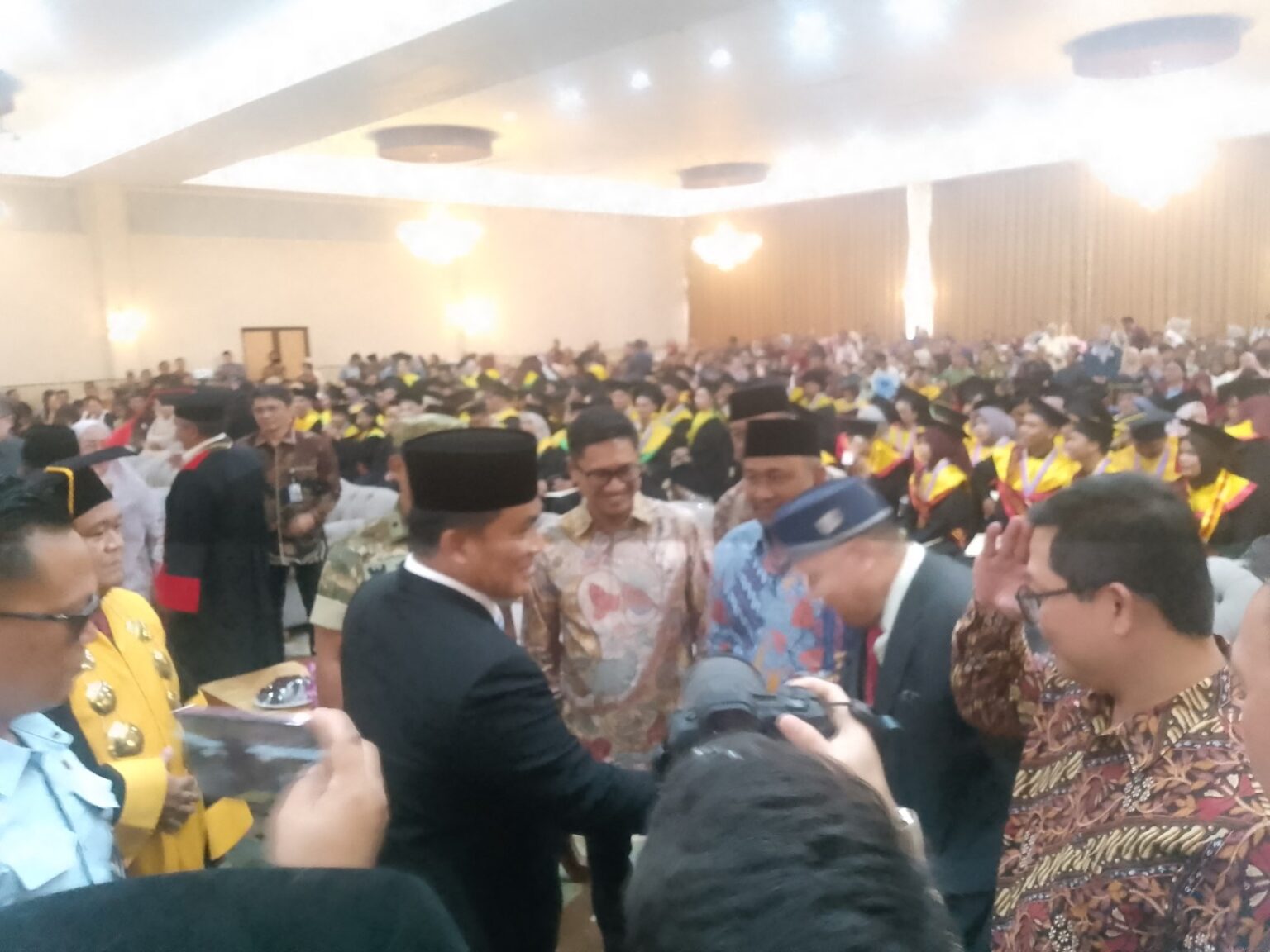 Wawali Kota Kotamobagu titip pesan untuk 258 wisudawan IAIK dan STIMIK Multicom