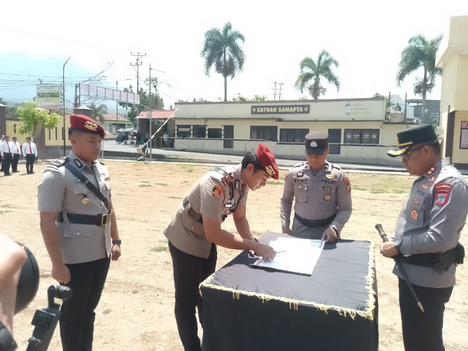 AKP Mahadewa jadi Kasat Reskrim Polres Kotamobagu, gantikan IPTU Ahmad Wa’afi 8 AKP Mahadewa jadi Kasat Reskrim Polres Kotamobagu, gantikan IPTU Ahmad Wa’afi