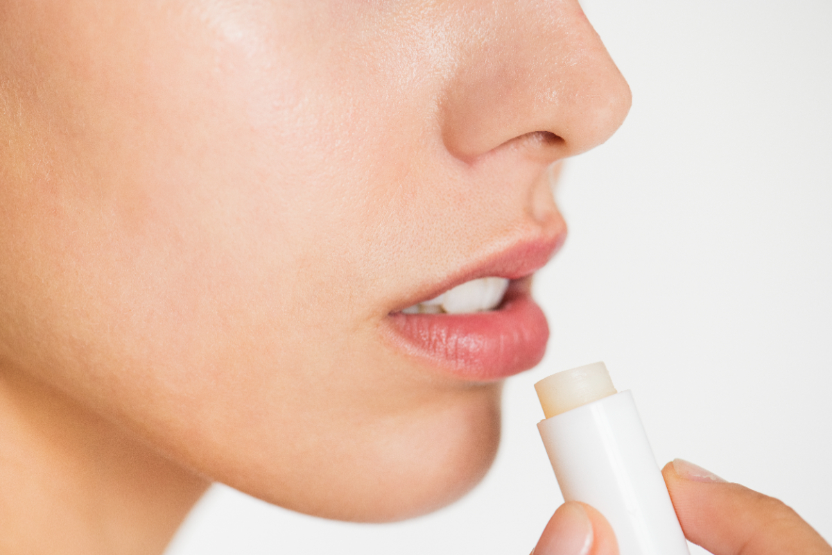 15 Cara Efektif Mengatasi Bibir Kering