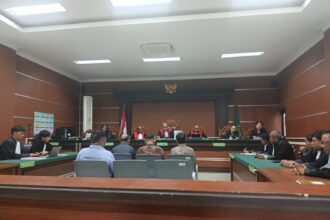 Sidang Perdana Korupsi Dana Stimulan Gunung Ruang, Empat Terdakwa Duduk di Meja Hijau