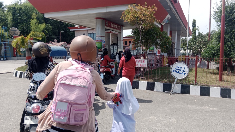 Antrean BBM Subsidi di Aceh Ganggu Kegiatan Sekolah dan Kerja