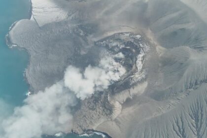 Badan Geologi Pantau Ketat Anak Krakatau Meski Erupsi Menurun