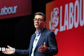 Burnham Akan Akhiri Skema Pensiun Triple Lock pada 2030 untuk Danai Perawatan