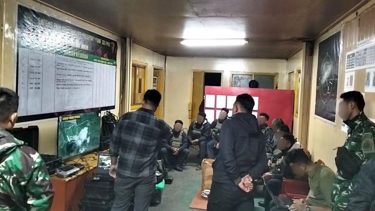 Empat Anggota OPM Kembali ke NKRI, Serahkan Senjata ke Satgas TNI