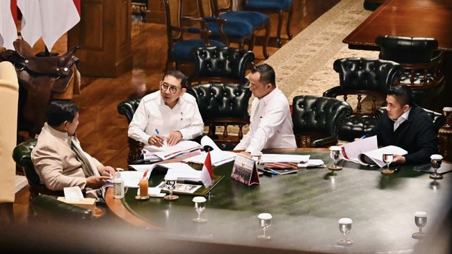 Fadli Zon Temui Prabowo, Usulkan Tokoh untuk Tanda Kehormatan