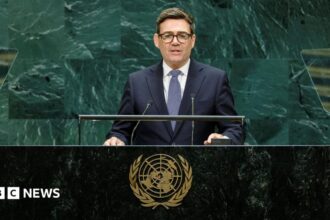 Inggris Siapkan Pusat Melawan Disinformasi Rusia dan Standar AI Global