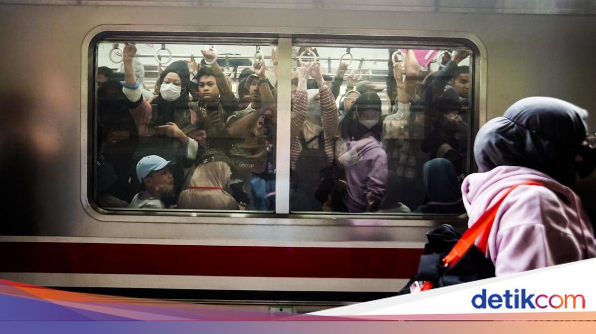 Jumlah Penumpang KRL Jabodetabek Tembus 1,1 Juta Per Hari