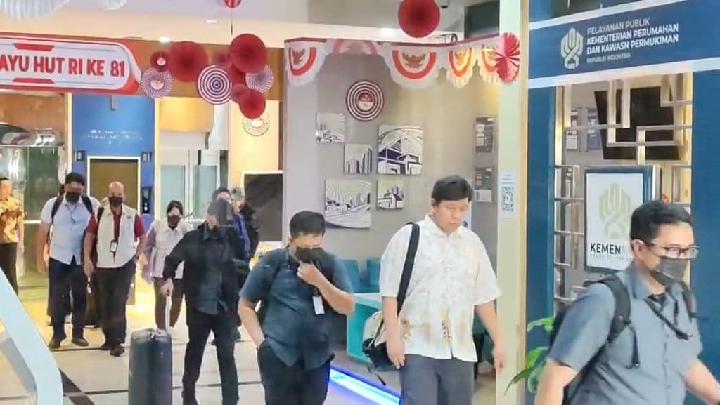KPK Geledah Kementerian ATR/BPN, Sita Tiga Koper Barang Bukti
