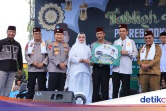 Kapolda Riau dan UAS Hadiri Tabligh Akbar di Rohil, Usung Persan Jaga Alam