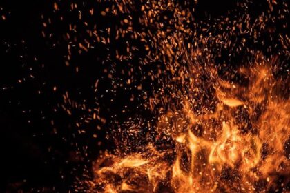 Kebakaran Apartemen Teluk Intan, 12 Mobil Damkar Diterjunkan