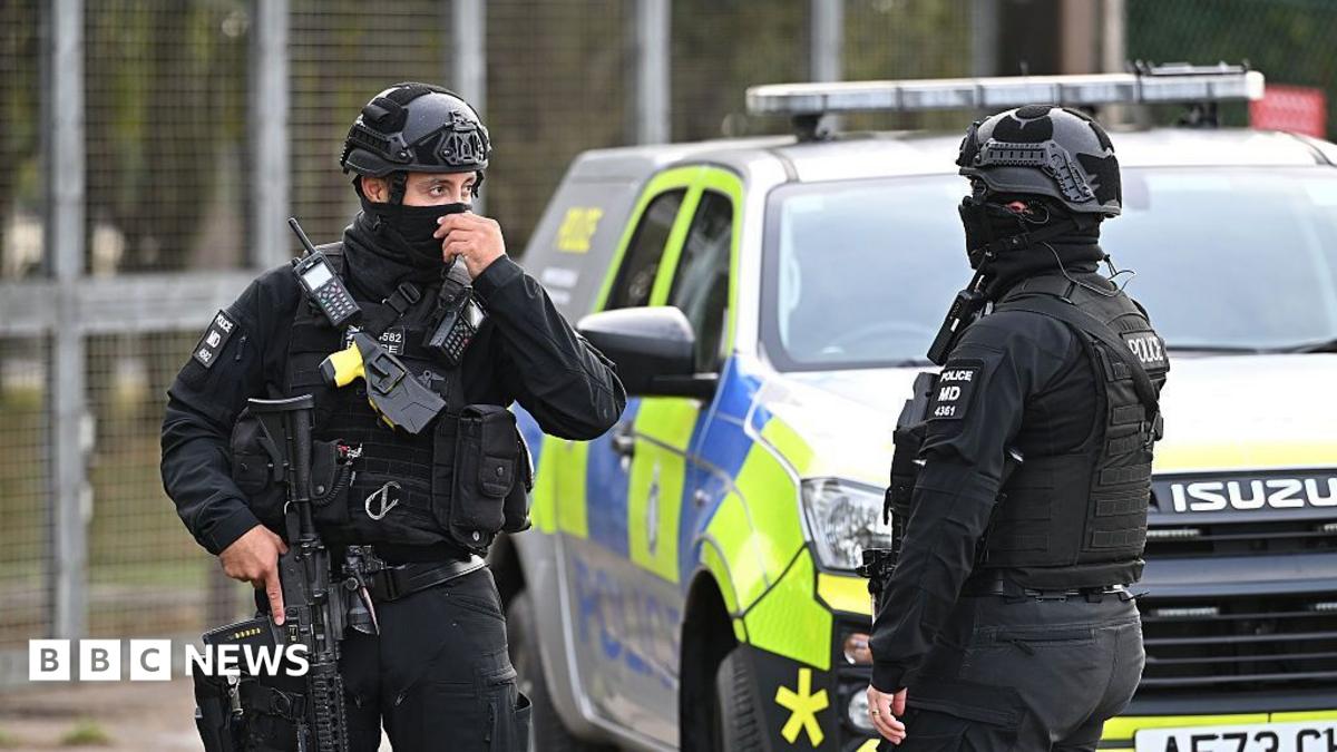 Lima Pria Ditangkap di Insiden RAF Fairford Bebas dengan Jaminan Polisi