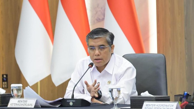 Menaker Yassierli Bahas Formula Upah Minimum 2027