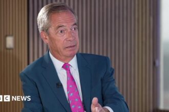 Nigel Farage Sebut Inggris sebagai 'Masyarakat Pengeluh'
