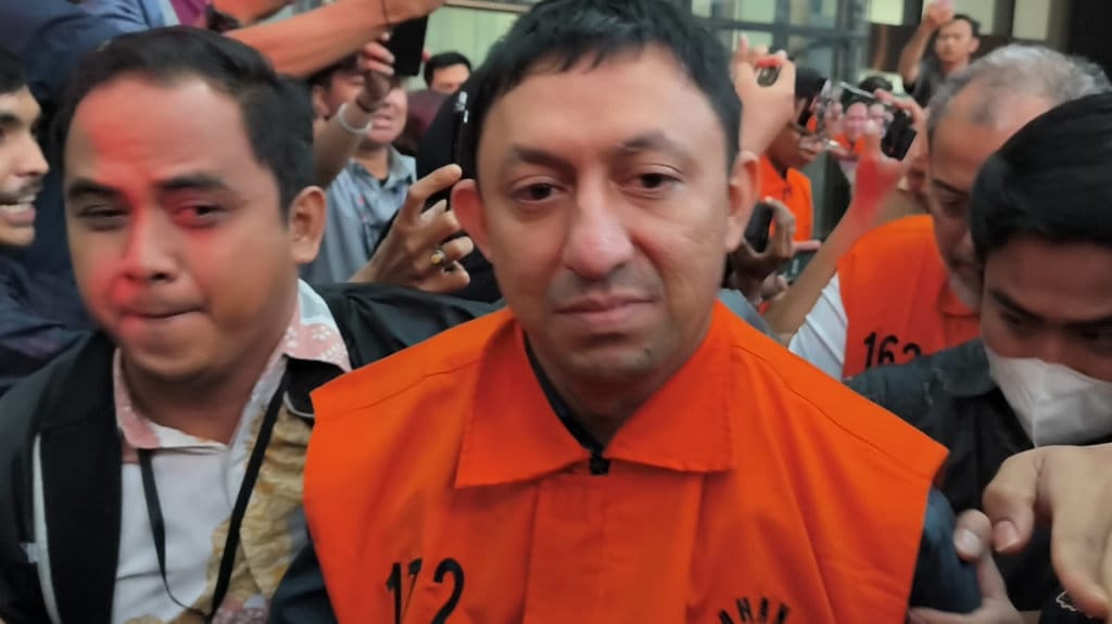 OTT KPK Seret Eks Bupati Kebumen dan Fahd A Rafiq sebagai Tersangka